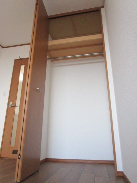 収納　高さのあるクローゼット
