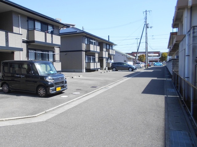 駐車場　駐車場
