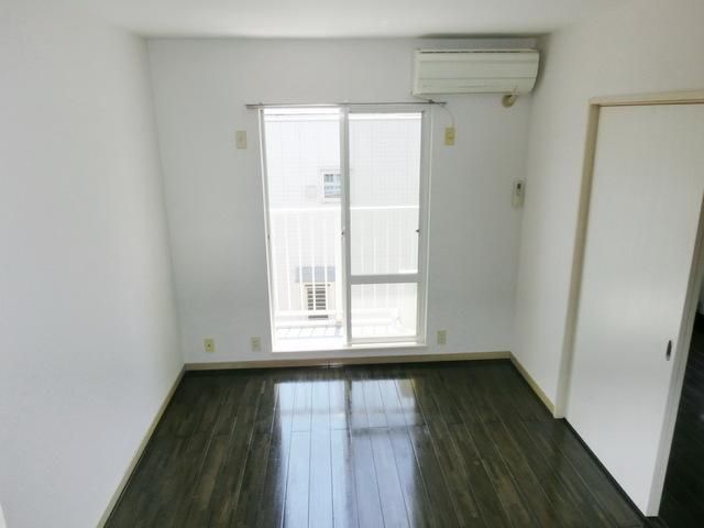 その他部屋・スペース　★南西向きで日当たりの良い6帖洋室です★