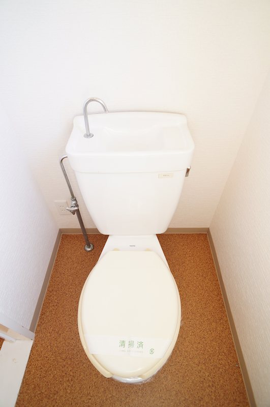 トイレ　落ち着いた色調のトイレです♪