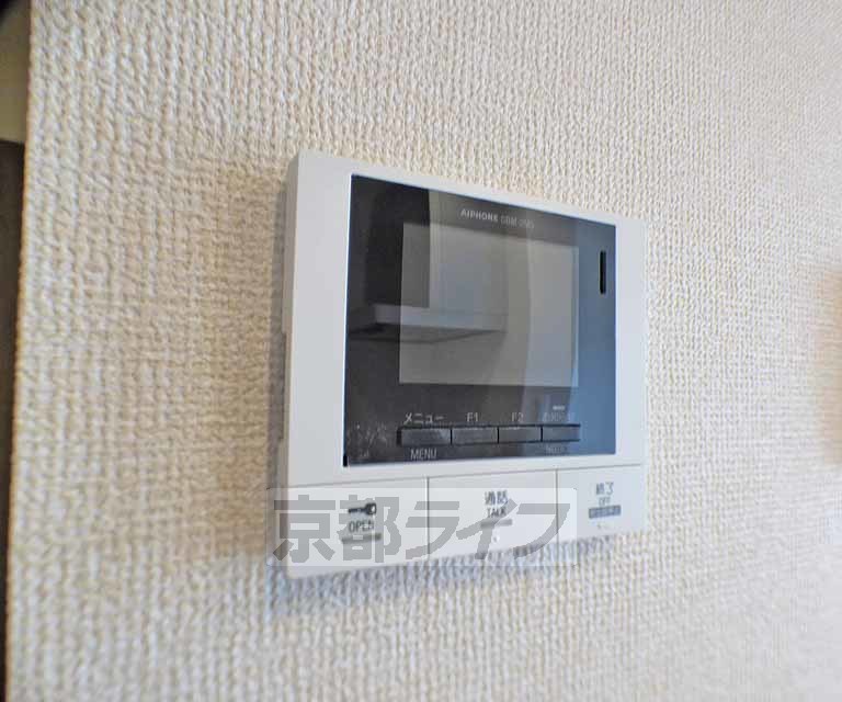 セキュリティ　モニター付きで来客確認が出来ます。