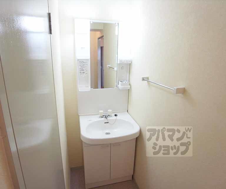 洗面設備　独立洗面台です。
