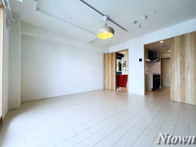 居室・リビング　こちらの居間で趣味の時間をお楽しみください