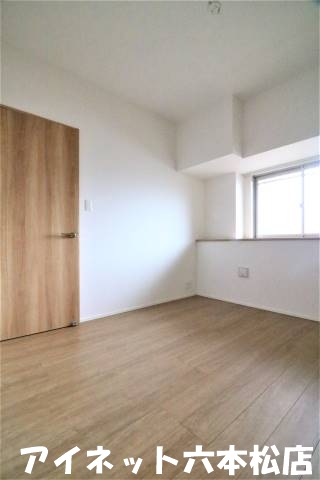 その他部屋・スペース　こちら寝室にいかがでしょうか。