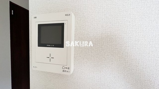 セキュリティ　女性の方でも安心のモニター付きインターフォン♪