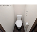 トイレ　温水洗浄便座付きのトイレです♪