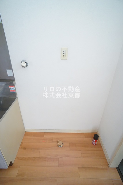 その他　洗濯機置き場は室内にあるので雨に濡れる心配はありません。