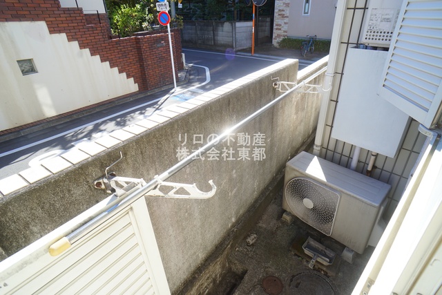 バルコニー　お天気のいい日は洗濯物も気持ちよく干せますね！