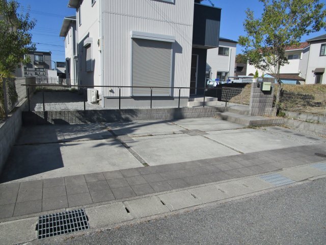 駐車場　駐車場