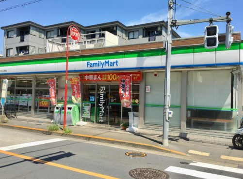 コンビニ　ファミリーマート大田池上徳持店（コンビニ）まで375m