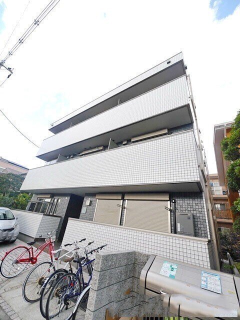 建物外観　外観タイル張りです
