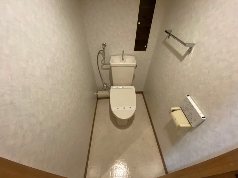トイレ　トイレです。ウォシュレット付を探している方、おすすめです。