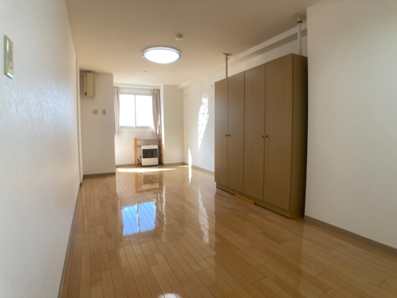 居室・リビング　広くてキレイなお部屋が広がっていて、充実した生活が送れそう。