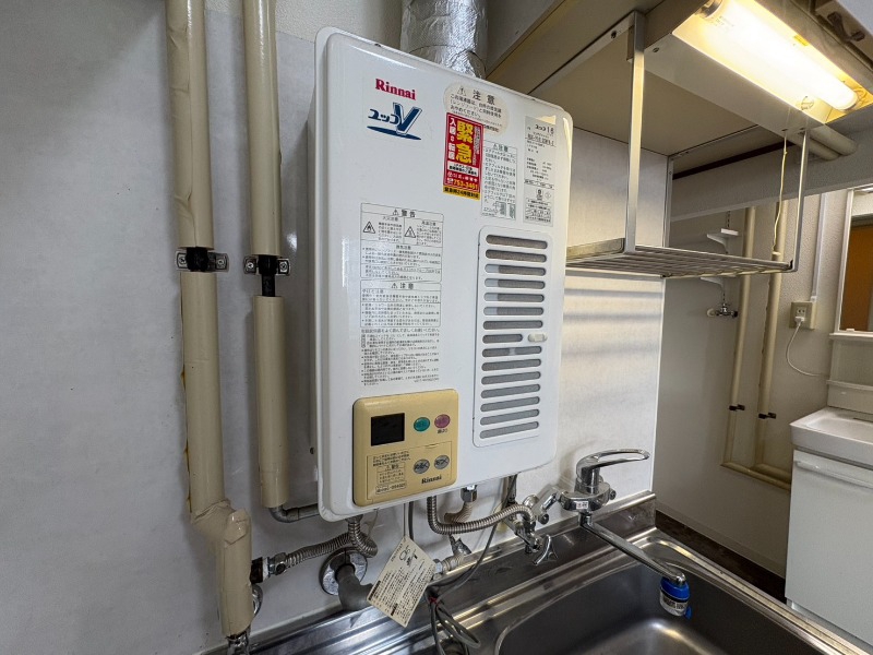 その他設備　こちらの給湯器で、お湯が温まりますよ～。
