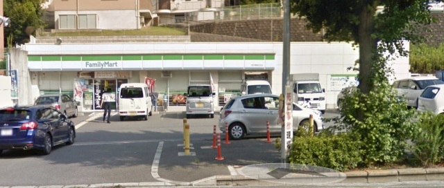 コンビニ　ファミリーマート阪大病院前店（コンビニ）まで406m