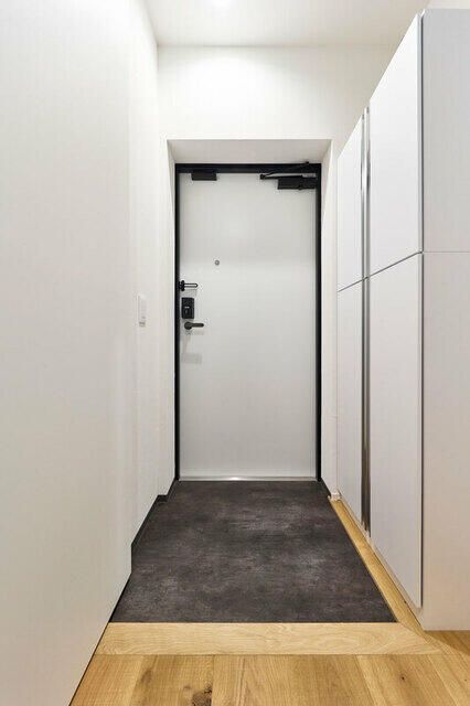 玄関　収納もある玄関です