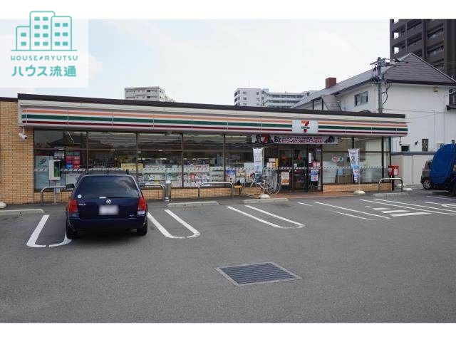 コンビニ　セブンイレブン鳥栖大正町店（コンビニ）まで745m