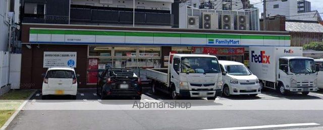 コンビニ　ファミリーマート（コンビニ）まで156m