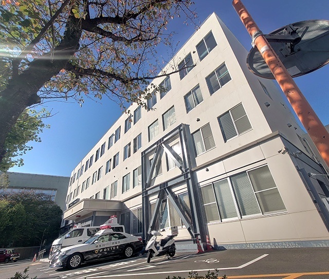 警察署・交番　栄警察署（警察署・交番）まで904m