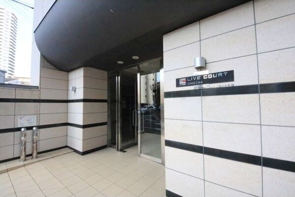 エントランス　名古屋で一番初期費用の安い賃貸専門の不動産会社です(^^)