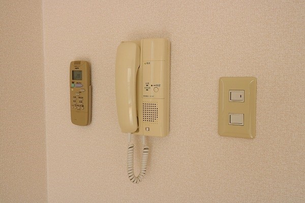 セキュリティ　急な来客にも安心。インターホン付き。