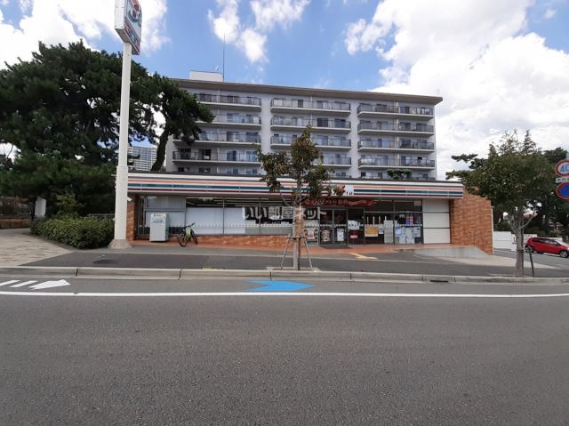 コンビニ　セブンイレブン神戸魚崎北町4丁目店（コンビニ）まで1009m