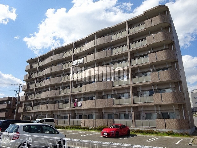 建物外観　２００８年築のマンションです。