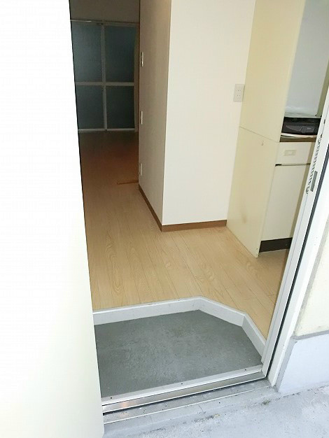 玄関　別部屋ですがご参考にどうぞ