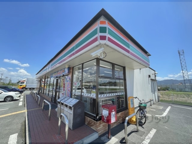 コンビニ　セブンイレブン天理庵治町店（コンビニ）まで1200m