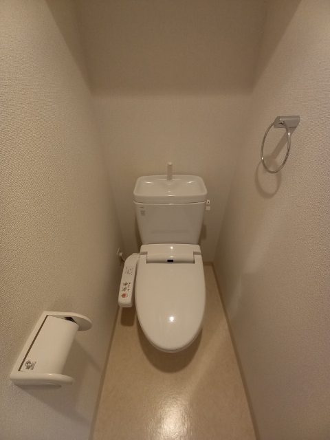 トイレ　反転タイプです