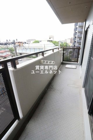 バルコニー　バルコニー付きで採光＆風通し良好！