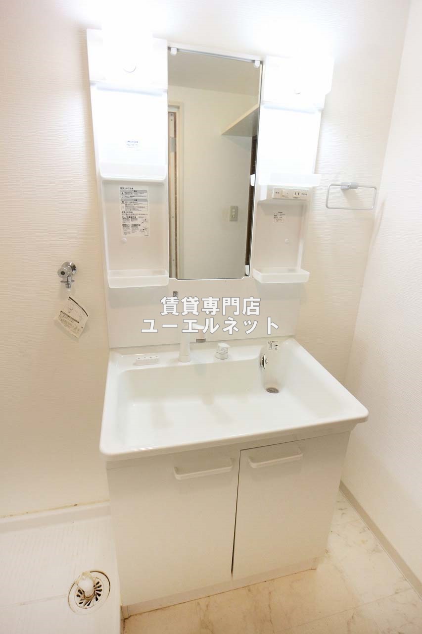 洗面設備　清潔感ある独立洗面台で毎日気持ちよく♪