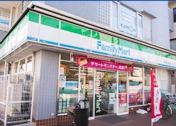 コンビニ　ファミリーマート 西が丘一丁目店（コンビニ）まで676m