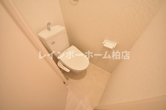 トイレ　温水洗浄便座です