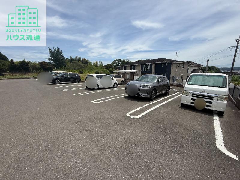 駐車場　駐車場