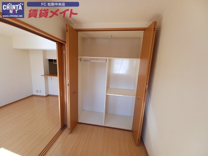 収納　同型参考写真