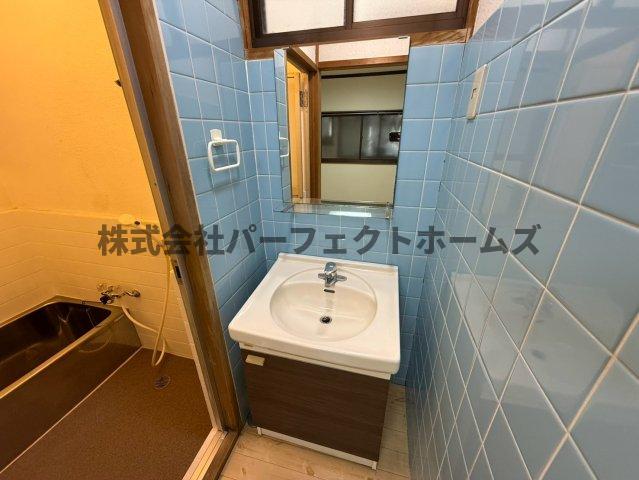洗面設備　独立洗面台で身支度をすべて済ませてしまいましょう