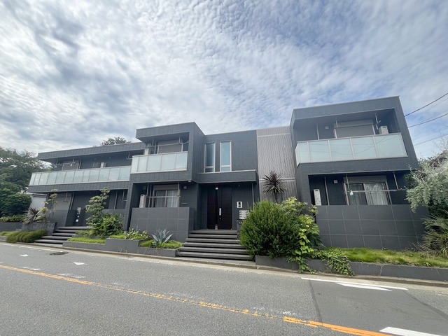 建物外観　２０２１年１０月完成の築浅　耐震耐火性に優れた旭化成ヘーベル