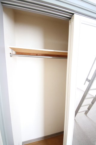 収納　※同タイプの別の部屋の写真です。