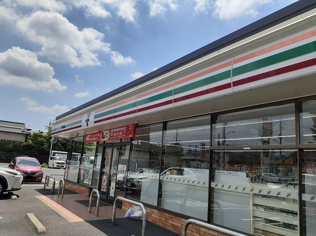 コンビニ　セブンイレブン（コンビニ）まで1000m