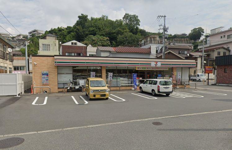 コンビニ　セブンイレブン呉市海岸店（コンビニ）まで289m