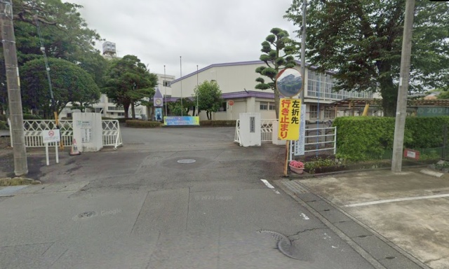 中学校　藤枝市立藤枝中学校（中学校）まで655m