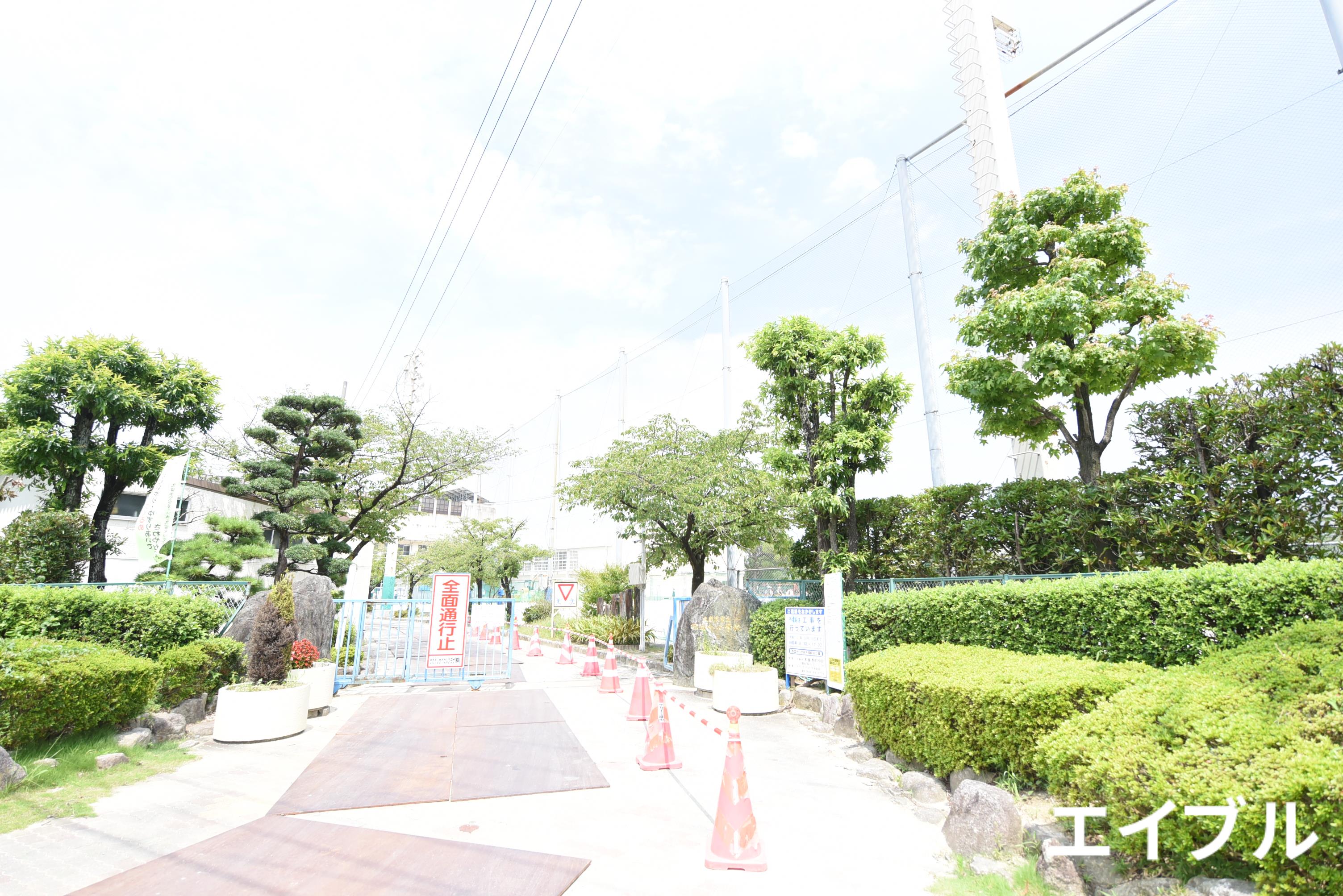 小学校　久留米市立西国分小学校（小学校）まで574m