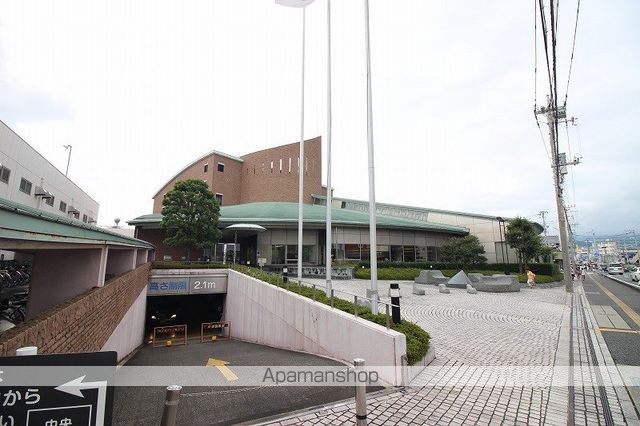 図書館　富士中央図書館（図書館）まで407m