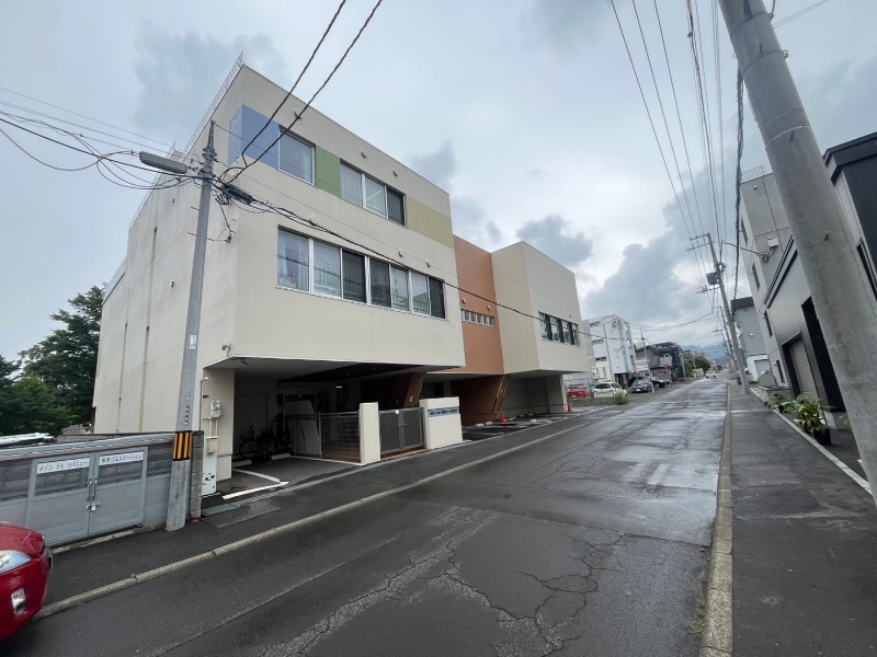 幼稚園・保育園　認定こども園西町さつき保育園（幼稚園・保育園）まで432m