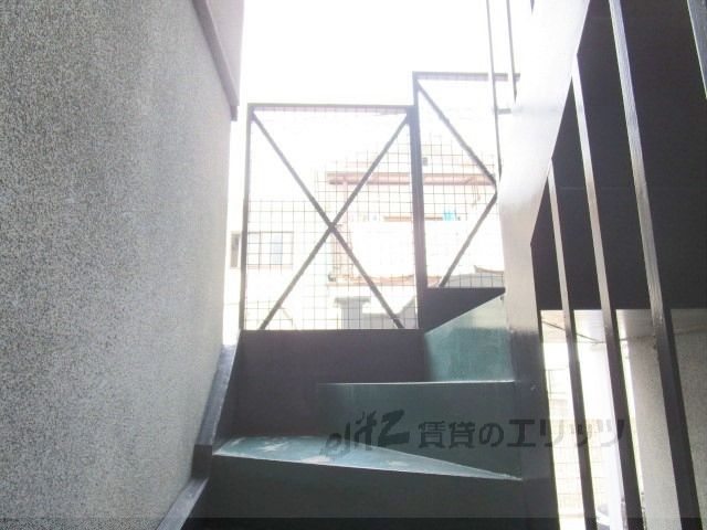ロビー　階段