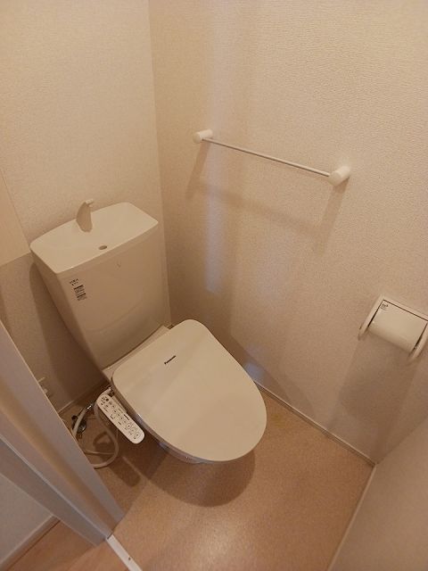 ＪＲ上越線 群馬総社駅 徒歩42分 2階建 築9年のトイレ写真