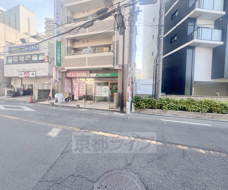 銀行　りそな銀行 牧野駅前出張所（銀行）まで277m