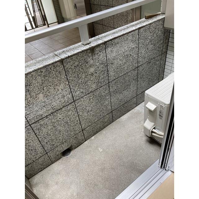 バルコニー　バルコニーあり
