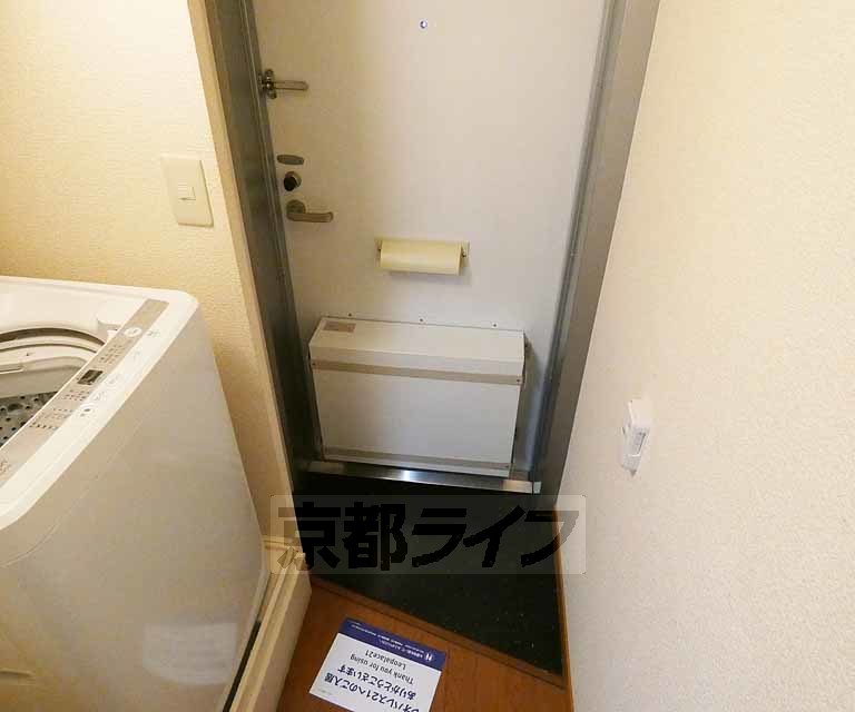 レオパレス紅雪北の玄関写真